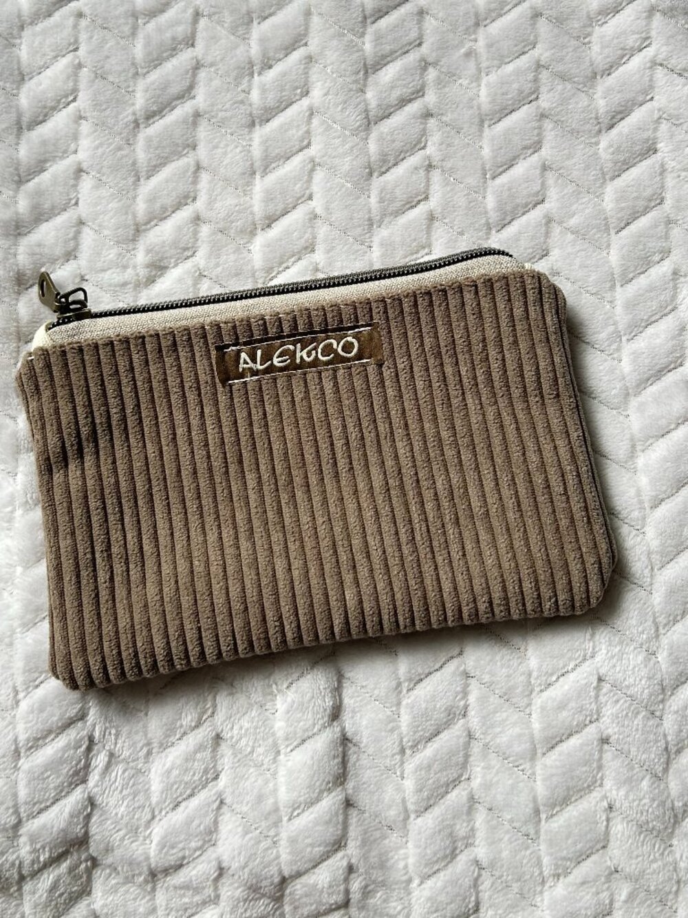 Pochette  Cotelé Grise Alekco
